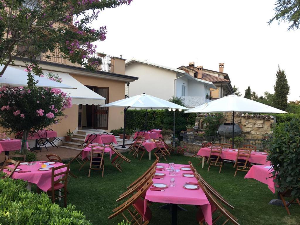Hotel Il Salice Civitella Del Tronto Exterior foto